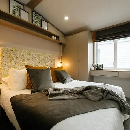 Hot Tub 5 Star Country Park 木屋 *